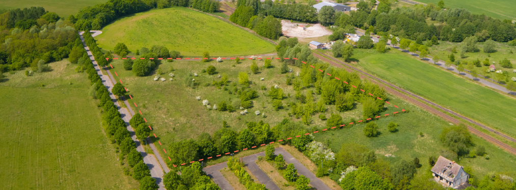 Building plot 43